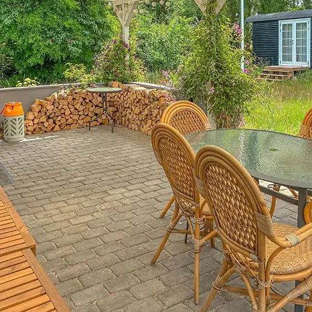 2 Bedroom Lovely In Feriehus *