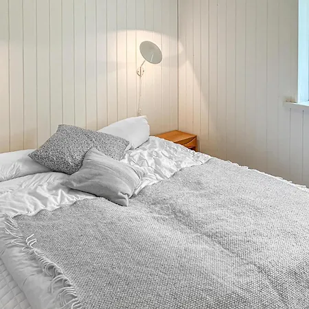 2 Bedroom Lovely In